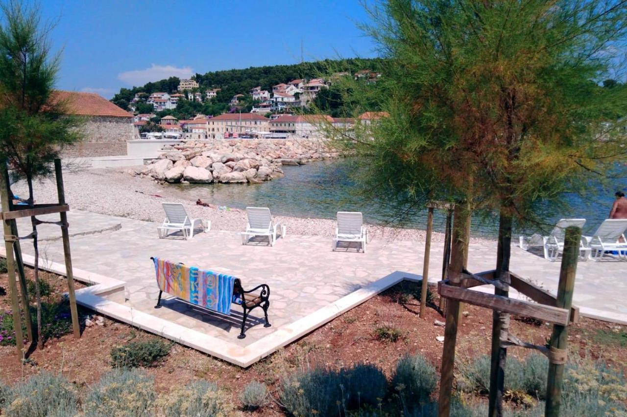 Apartments With A Parking Space Jelsa, Hvar - 8713 Jelsa  Zewnętrze zdjęcie