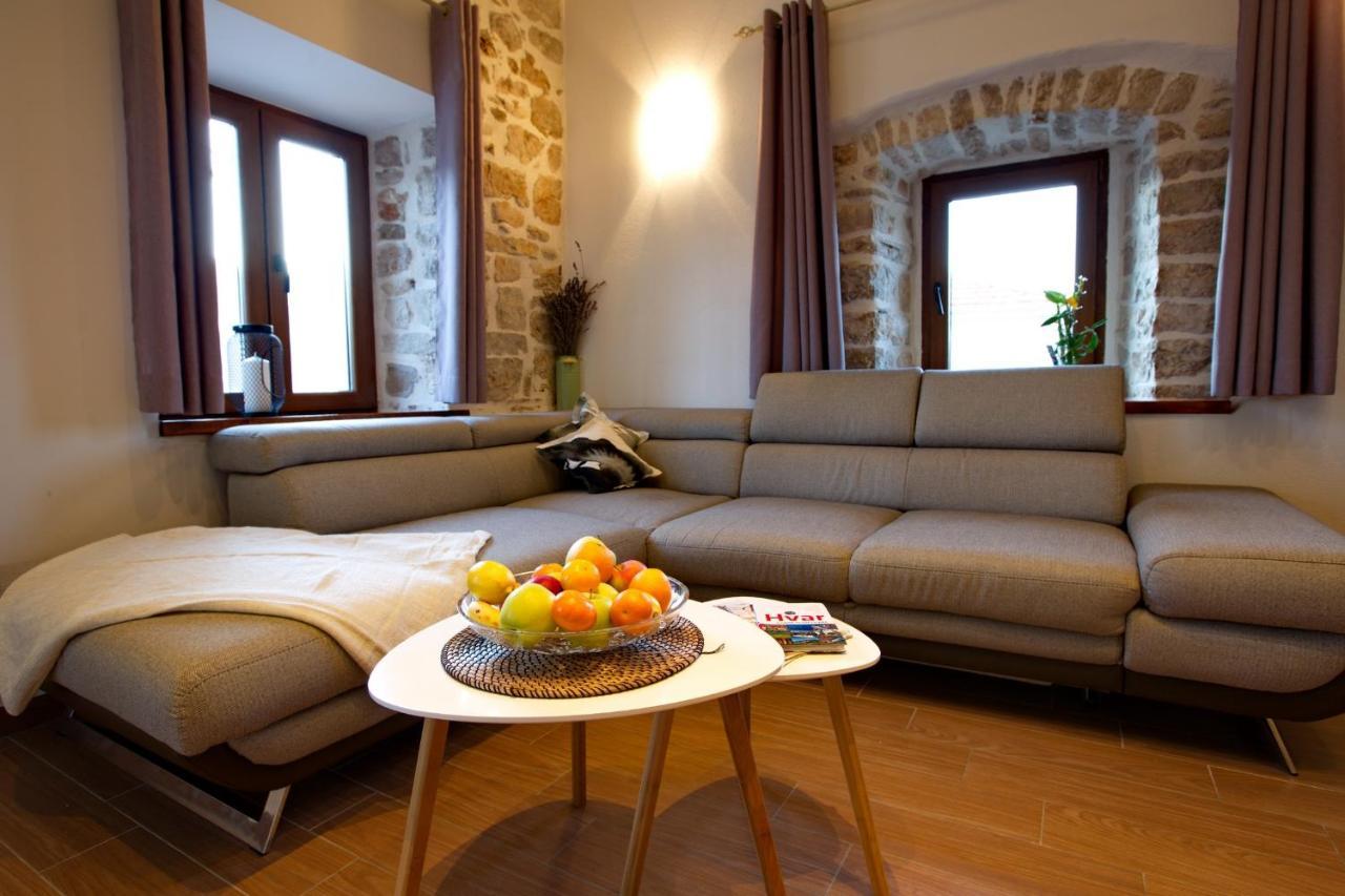 Apartments With A Parking Space Jelsa, Hvar - 8713 Jelsa  Zewnętrze zdjęcie
